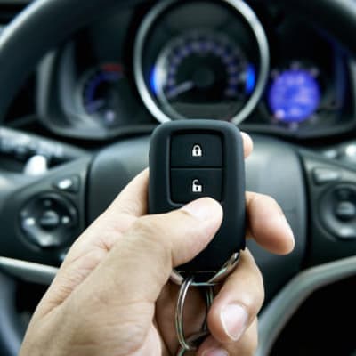 Key fob programming with car dashboard