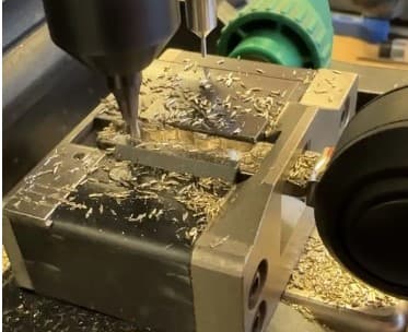 Car ignition cylinder and key